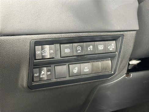 Used 2023 Toyota Tundra Platinum w/ Advanced Package image 16