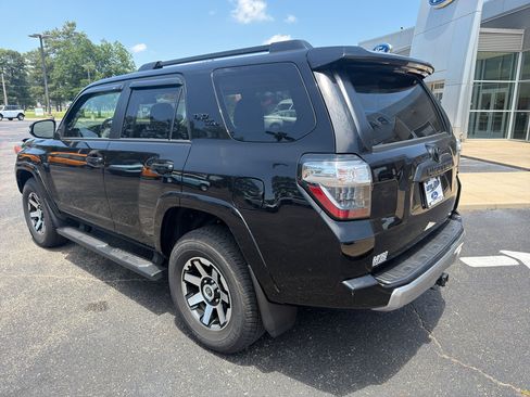 Used 2024 Toyota 4Runner TRD Off-Road Premium w/ Moonroof Package AWD/4WD image 9