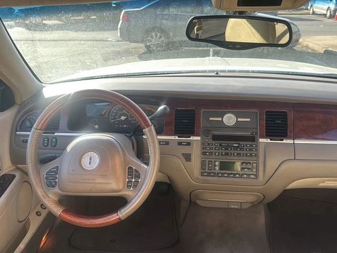 Used 2004 Lincoln Town Car Ultimate L image 17