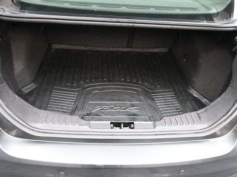 Used 2016 Ford Focus SE w/ Reverse Sensing Package image 11