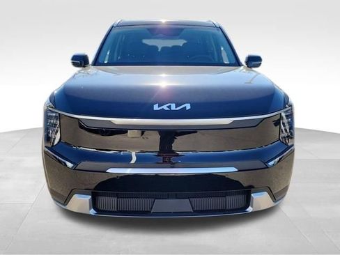 New 2026 Kia EV9 Wind AWD/4WD image 9