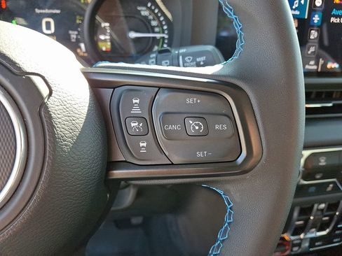 Used 2024 Jeep Wrangler Unlimited Rubicon 4xe AWD/4WD image 21