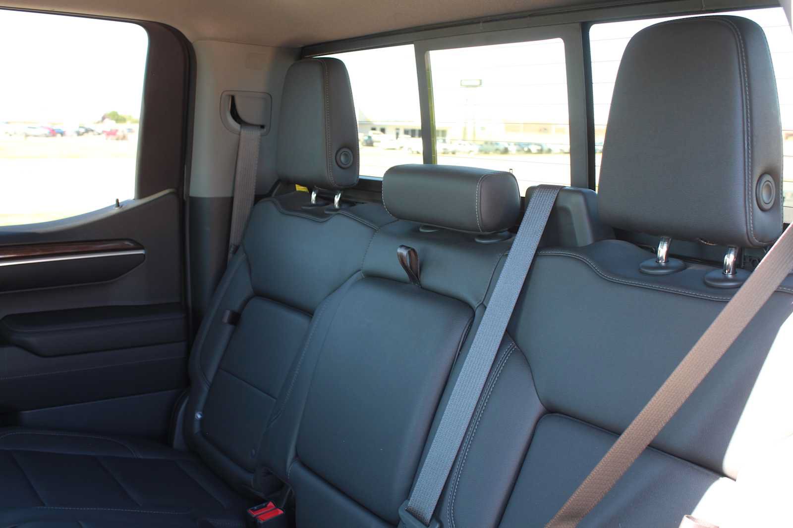 Used 2022 Chevrolet Silverado 1500 RST w/ Redline Edition AWD/4WD image 27