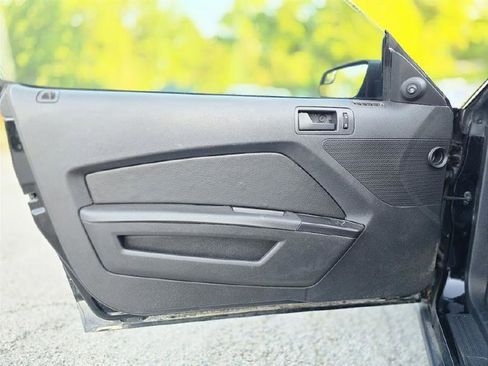 Used 2012 Ford Mustang Coupe RWD image 23