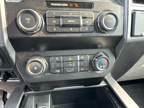 Used 2020 Ford F150 XLT w/ Equipment Group 302A Luxury AWD/4WD image 4