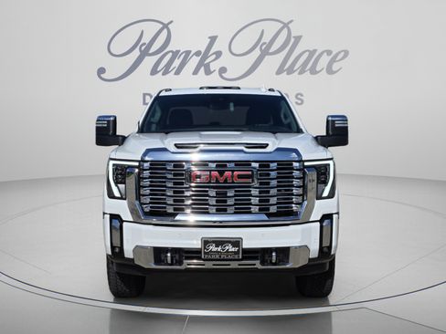 Used 2024 GMC Sierra 3500 Denali AWD/4WD image 8
