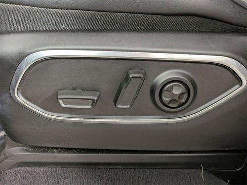 Used 2024 Jeep Wagoneer Series III w/ Premium Group I image 14