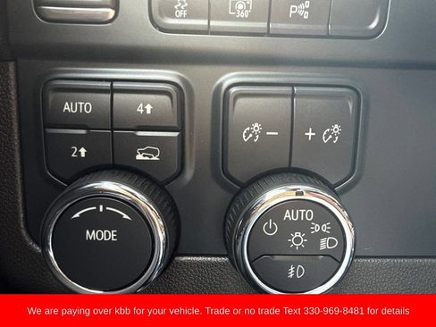 Used 2025 Chevrolet Tahoe Premier AWD/4WD image 30