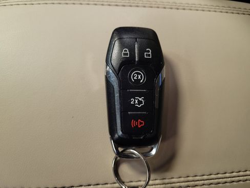 Used 2016 Lincoln MKC Select w/ Select Plus Package FWD image 32