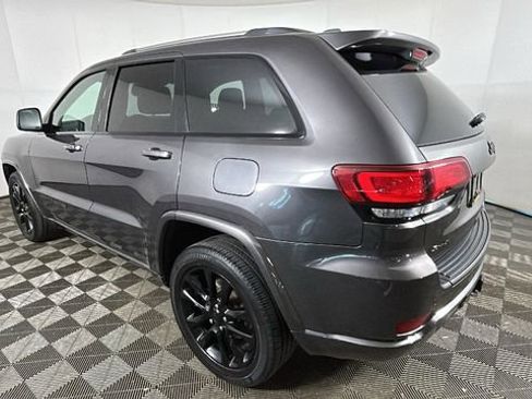Used 2020 Jeep Grand Cherokee Altitude AWD/4WD image 5