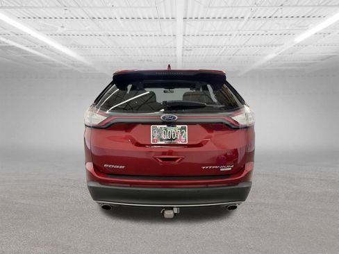 Used 2018 Ford Edge Titanium w/ Technology Package FWD image 4