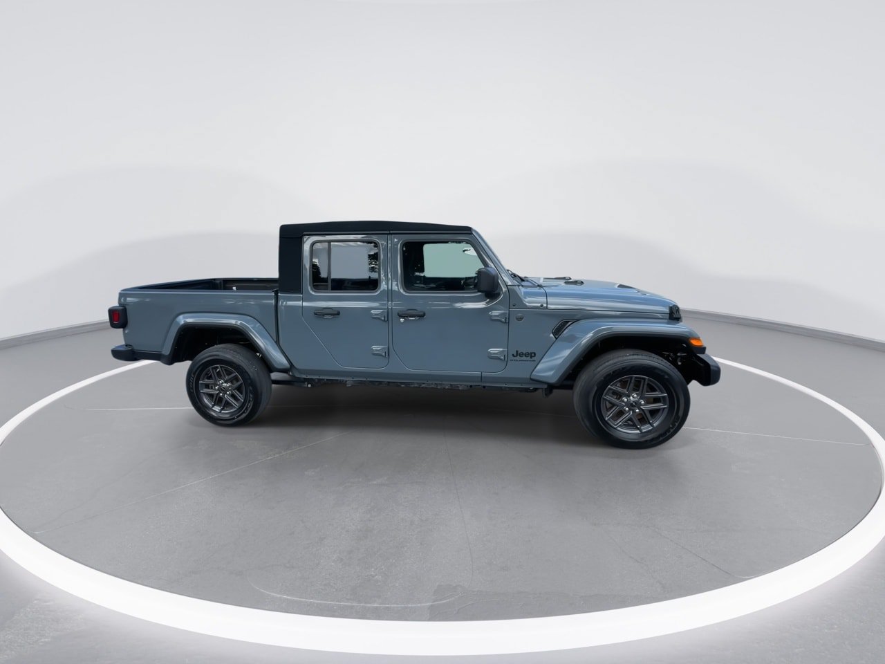 Used 2024 Jeep Gladiator Sport AWD/4WD image 23