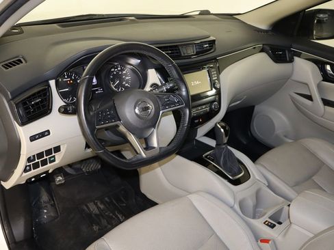 Used 2018 Nissan Rogue Sport SL image 27