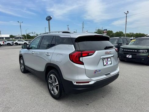 Used 2020 GMC Terrain SLT w/ Preferred Package FWD image 3