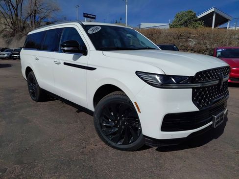 New 2026 Lincoln Navigator L Black Label AWD/4WD image 1