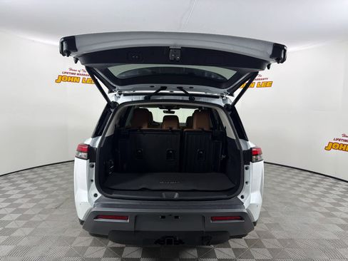 New 2026 Nissan Pathfinder Platinum w/ Cargo Package image 5