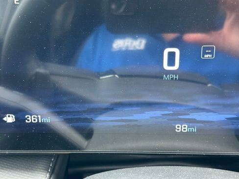 New 2026 Chevrolet Equinox LT w/ Convenience Package II FWD image 23