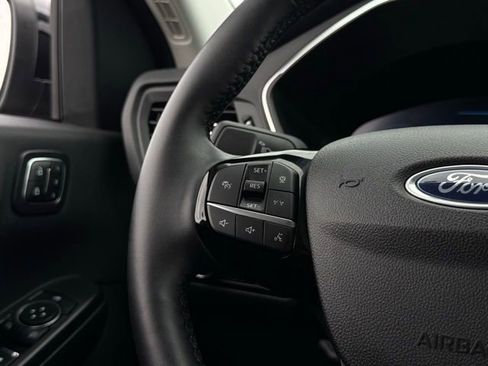 Used 2025 Ford Escape Platinum image 10