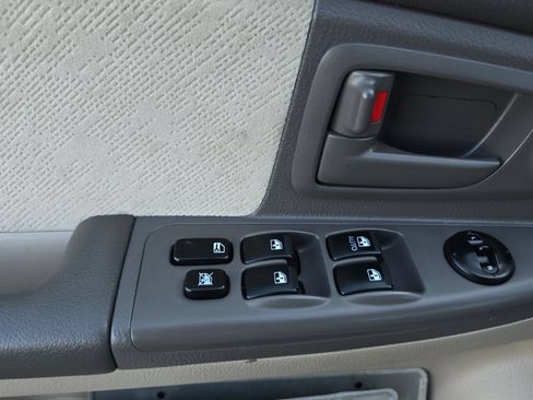 Used 2005 Kia Spectra EX FWD image 12