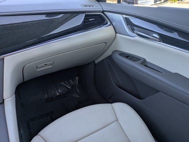 Used 2020 Cadillac XT6 Premium Luxury FWD image 18