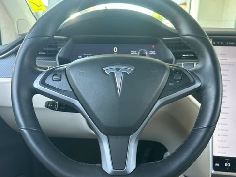 Used 2018 Tesla Model X 75D AWD/4WD image 23