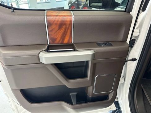 Used 2018 Ford F150 King Ranch w/ Equipment Group 601A Luxury AWD/4WD image 27