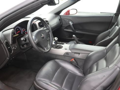 Used 2006 Chevrolet Corvette Convertible w/ Preferred Equipment Group RWD image 6