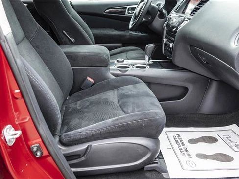 Used 2015 Nissan Pathfinder S image 29