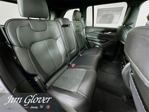 New 2025 Jeep Grand Cherokee Altitude image 22