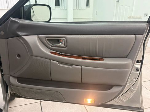 Used 2004 Toyota Avalon XLS image 22