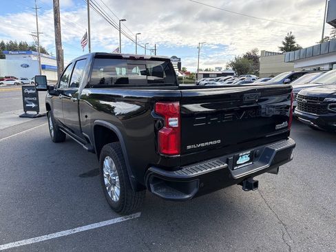 Used 2021 Chevrolet Silverado 2500 High Country w/ Z71 Off-Road Package AWD/4WD image 5