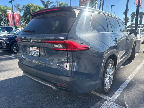 Used 2024 Toyota Grand Highlander AWD image 6