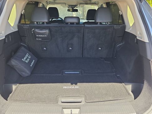 Certified 2025 Nissan Rogue Platinum w/ Platinum Premium Package image 12
