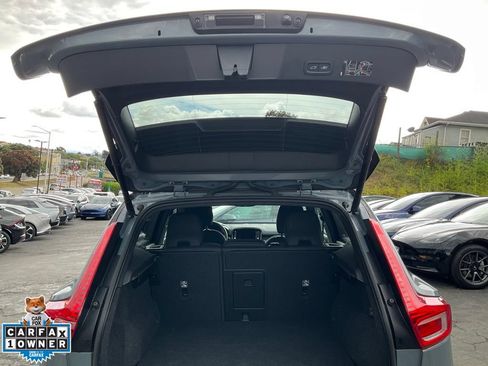 Used 2022 Volvo XC40 P8 Recharge Plus AWD/4WD image 9