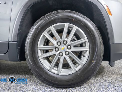 Used 2023 Chevrolet Traverse LT w/ LPO, Floor Liner Package AWD/4WD image 45