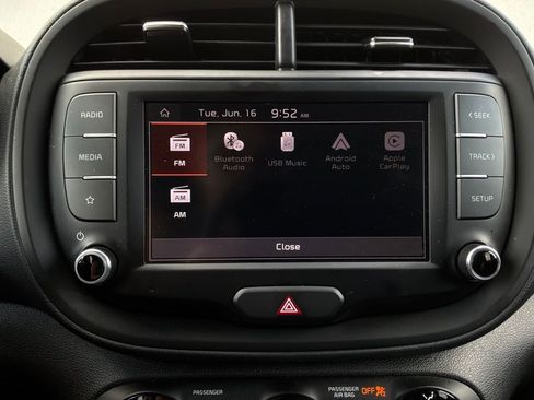 Used 2025 Kia Soul LX w/ LX Technology Package FWD image 28