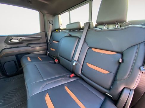 Used 2024 GMC Sierra 1500 AT4 w/ Technology Package AWD/4WD image 24