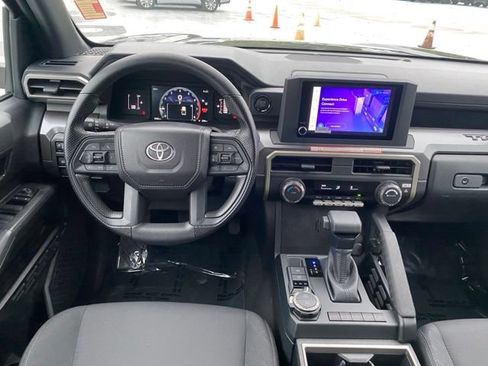 Certified 2025 Toyota Tacoma SR5 AWD/4WD image 14