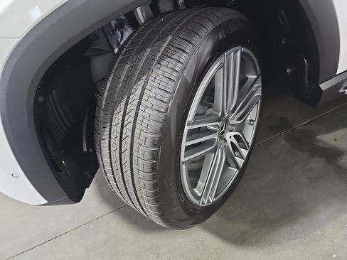 New 2026 Mercedes-Benz GLS 450 4MATIC image 35