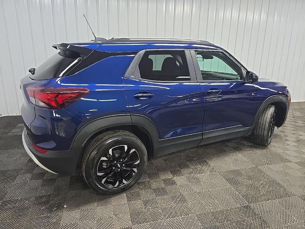 Used 2023 Chevrolet TrailBlazer LT AWD/4WD image 3