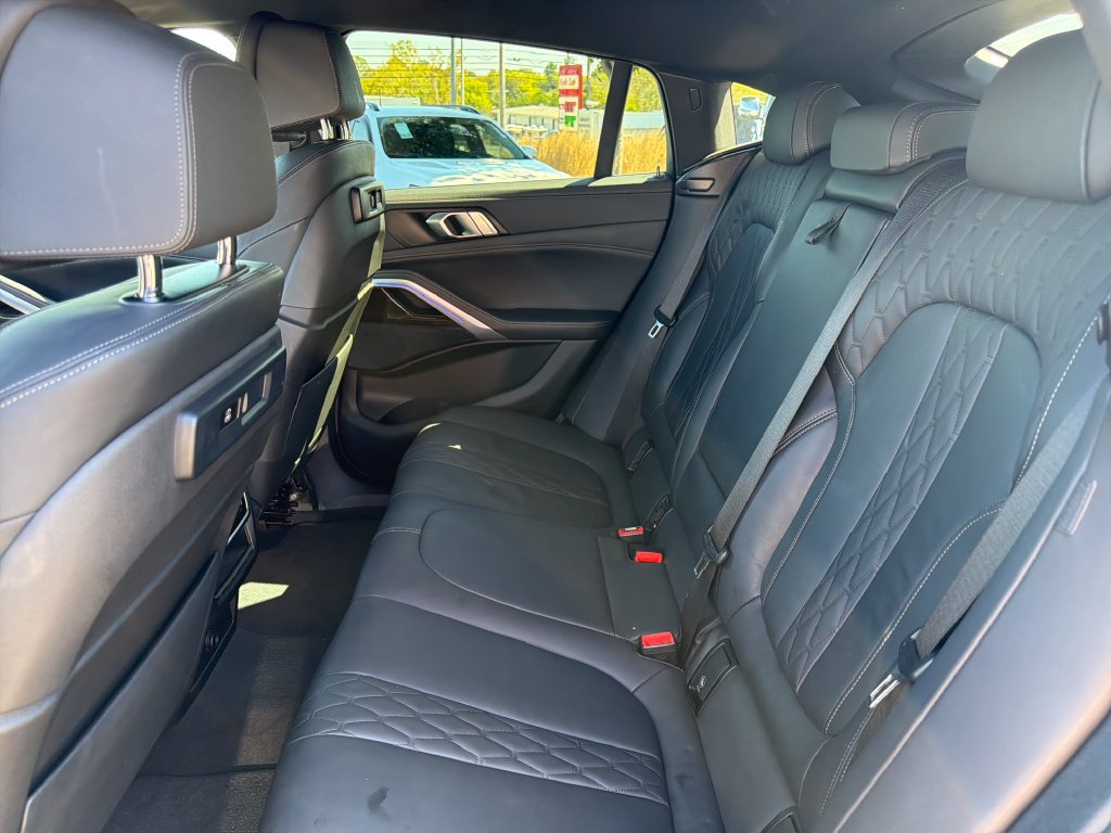 Used 2023 BMW X6 xDrive40i AWD/4WD image 31
