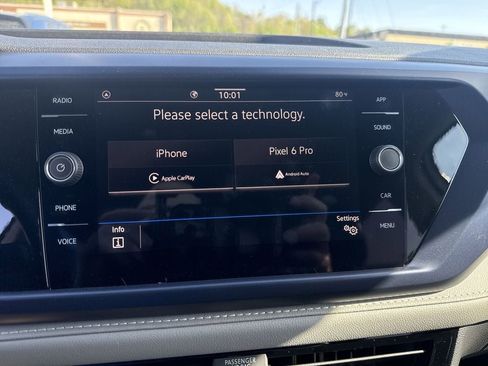 New 2024 Volkswagen Taos SE image 13