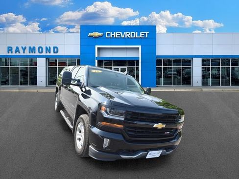 Used 2018 Chevrolet Silverado 1500 LT w/ All Star Edition AWD/4WD image 9