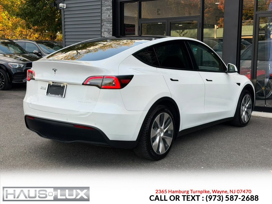 Used 2022 Tesla Model Y Long Range AWD/4WD image 27