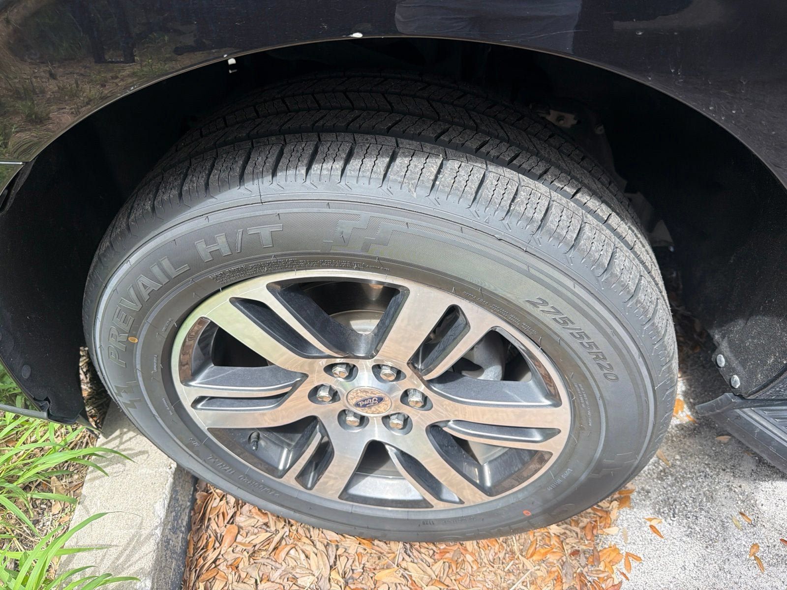 Used 2024 Ford Expedition Limited AWD/4WD image 4
