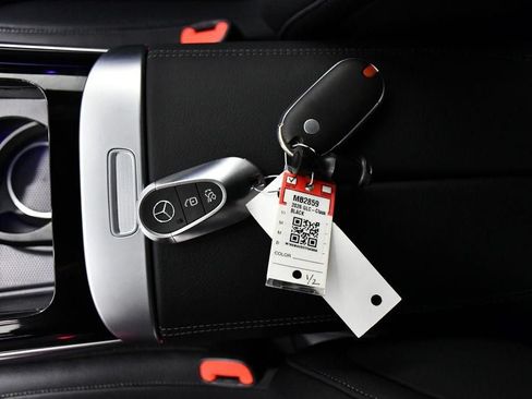 Used 2026 Mercedes-Benz GLC 300 4MATIC image 24
