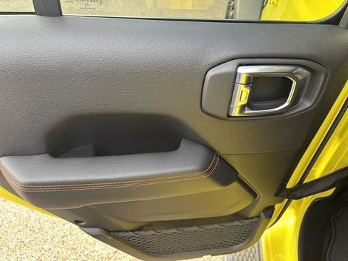 Used 2023 Jeep Gladiator Mojave w/ Cold Weather Group image 17