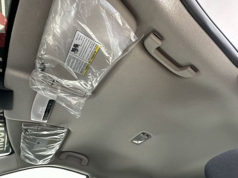 New 2025 Nissan Kicks Play S image 27