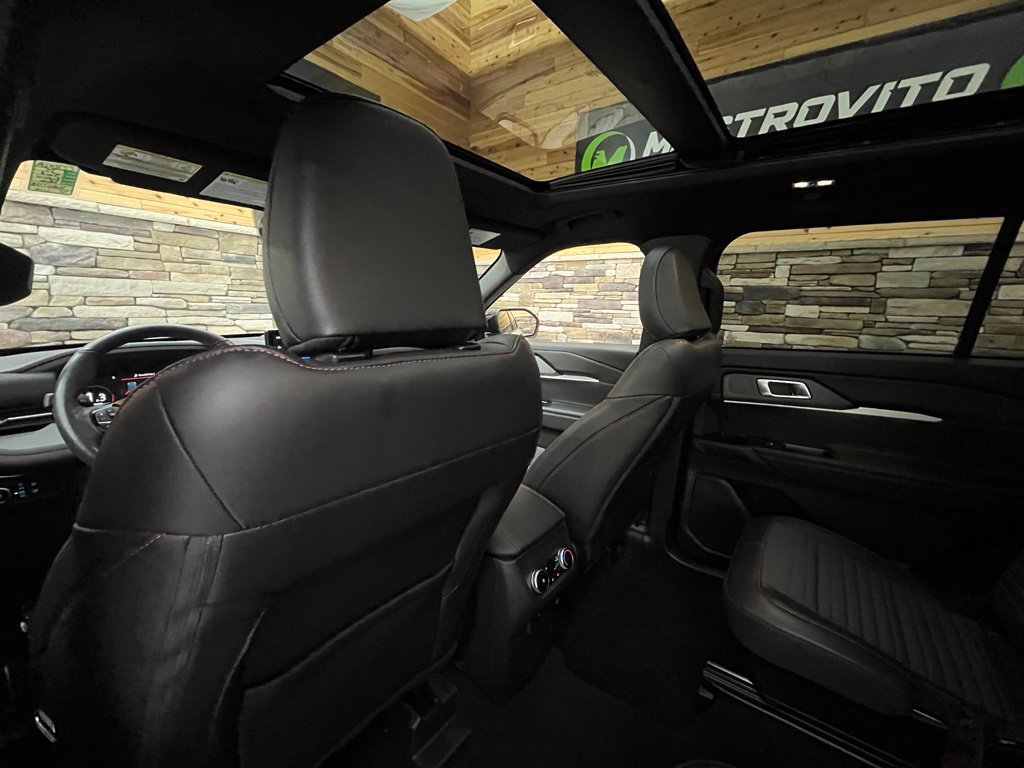 Used 2025 Ford Explorer ST-Line w/ Premium Package AWD/4WD image 37