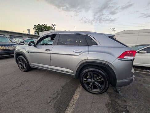 Used 2022 Volkswagen Atlas Cross Sport SEL R-Line image 12